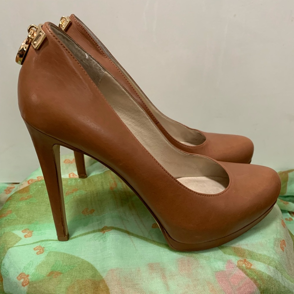 Michael Kors brown leather heels. Size 7.5.